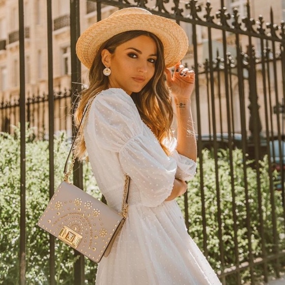 Lack of Color - Picture 4 of 5